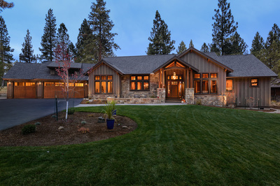 Custom home build in Sisters, Oregon at Aspen Lakes Golf Course Community. Built by Structure Development NW an award winning home builder in Central Oregon.